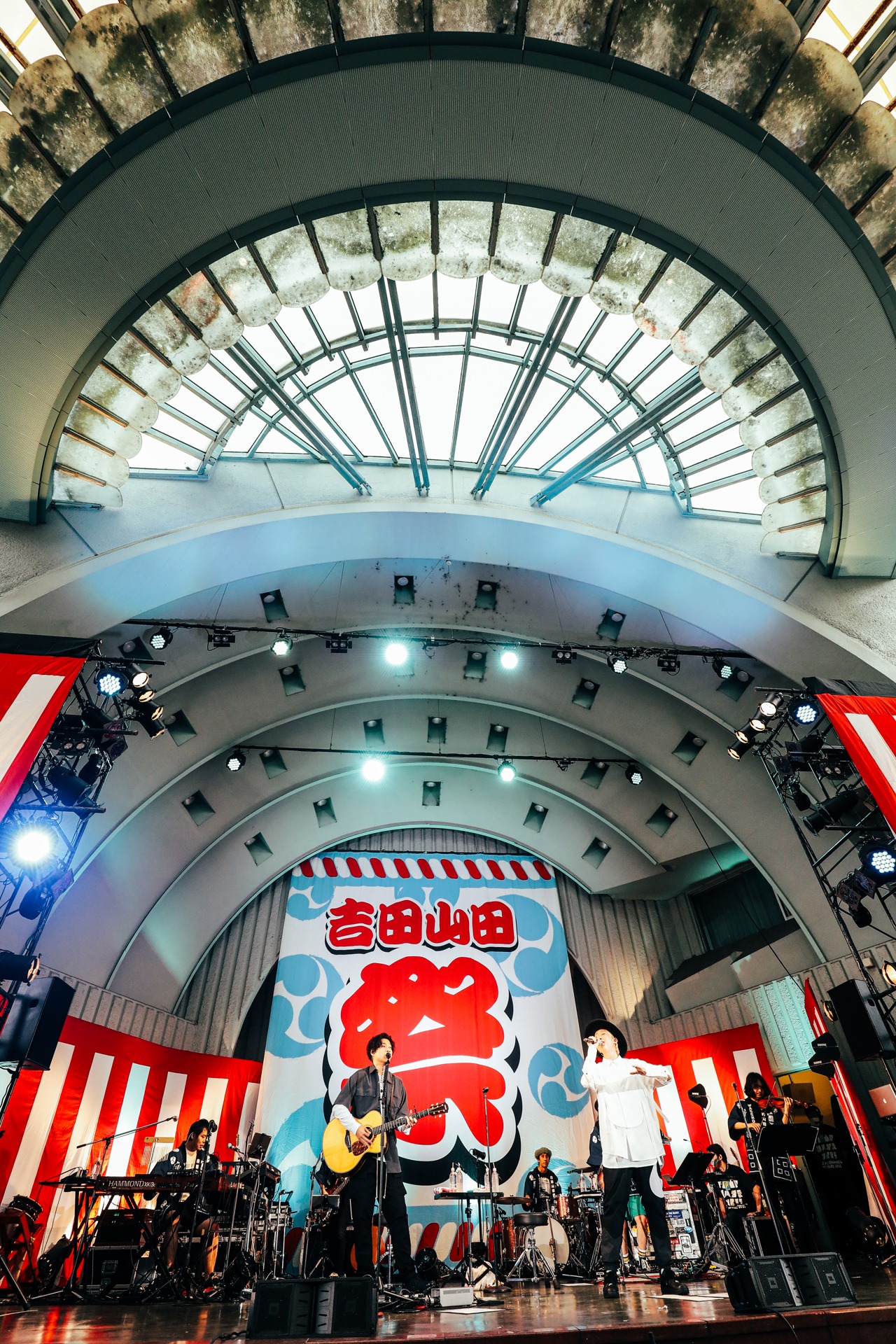 吉田山田「吉田山田祭り2021」の様子。（撮影：白石達也）