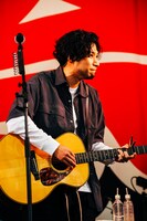 吉田結威（G, Vo）（撮影：白石達也）