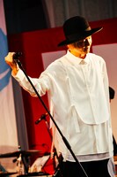 山田義孝（Vo）（撮影：白石達也）