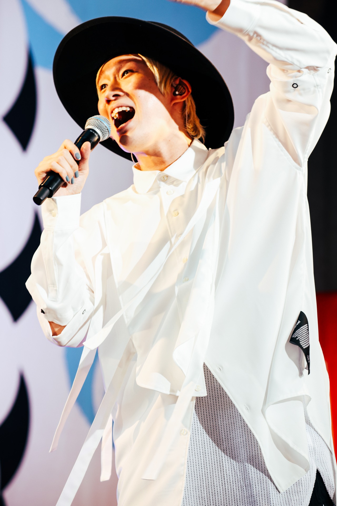 山田義孝（Vo）（撮影：白石達也）