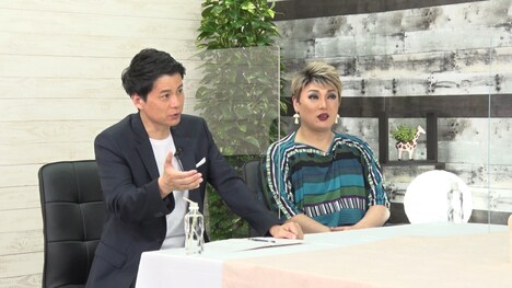 左から石井亮次、ナジャ・グランディーバ。(c)フジテレビ