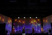 et-アンド-「Monthly LIVE 2021『RGB』」の様子。