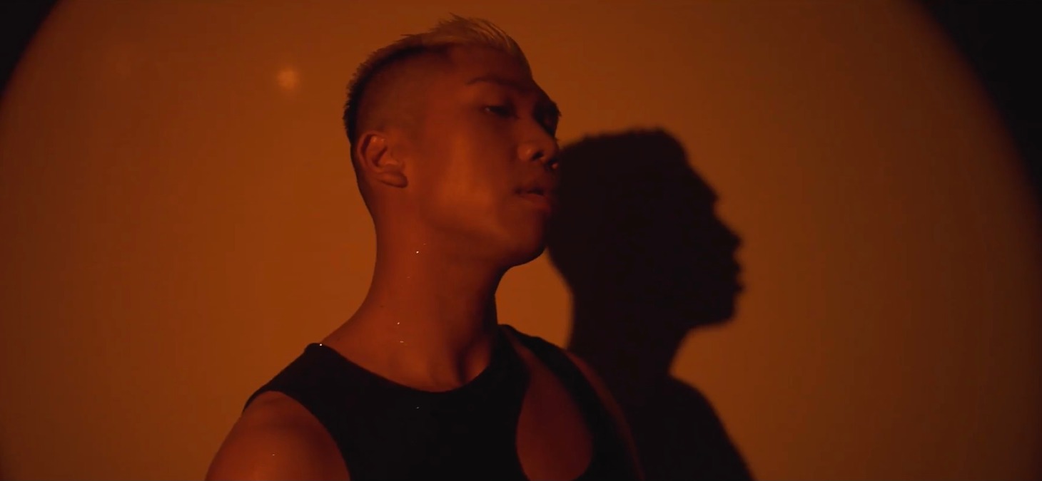 Aisho Nakajima「Midnight tipsy」ミュージックビデオより。