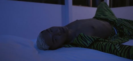 Aisho Nakajima「Midnight tipsy」ミュージックビデオより。