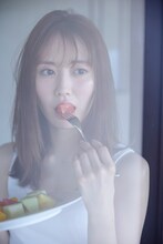 西潟茉莉奈（NGT48）1st写真集（タイトル未定）より。（撮影：吉田崇）