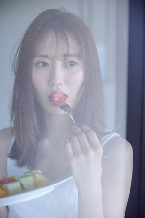 西潟茉莉奈(NGT48)1st写真集(タイトル未定)より。(撮影:吉田崇)