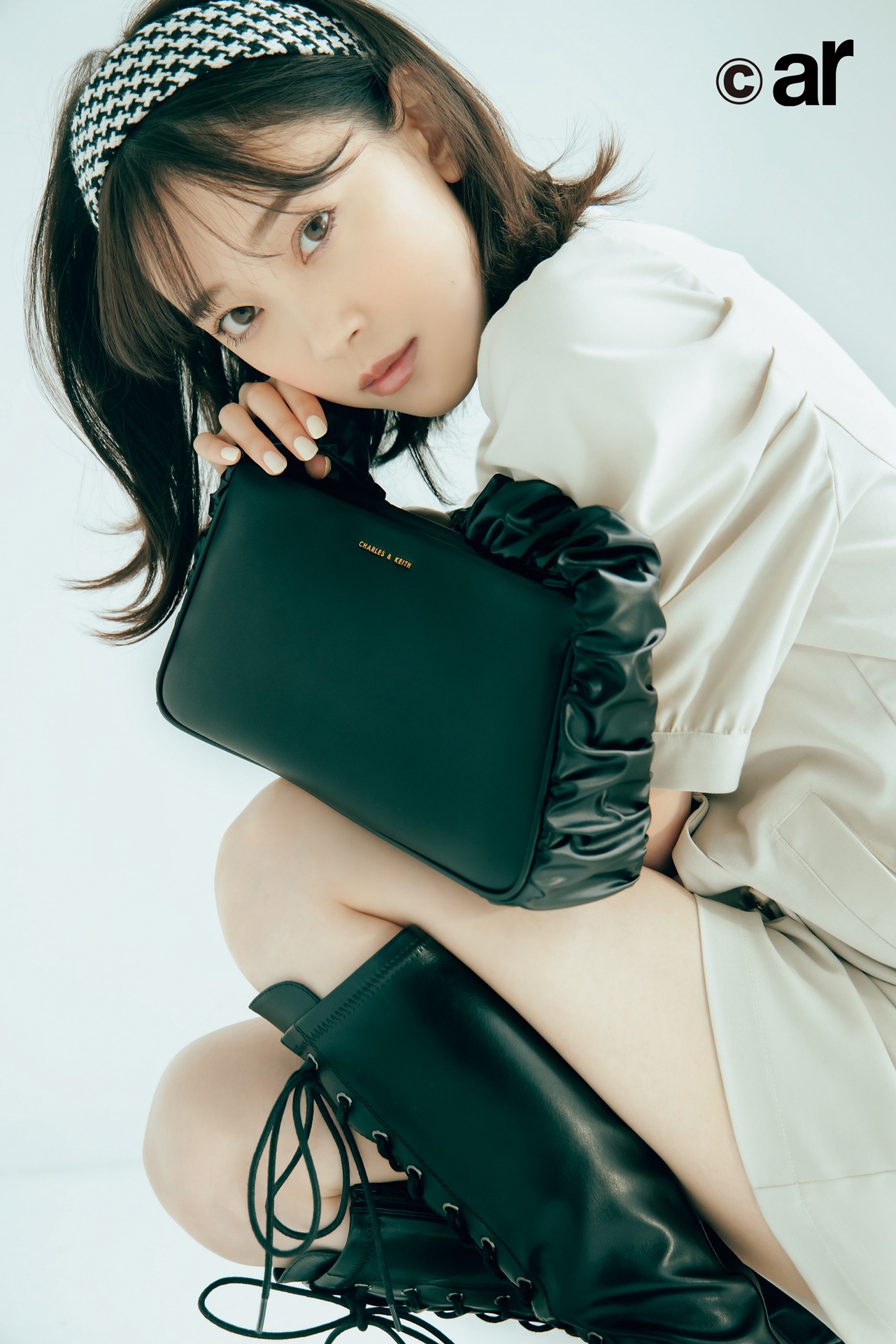 「ar」10月号の堀未央奈。