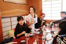 渡辺淳之介と第1期BiSメンバー。（提供：カミヤサキ）