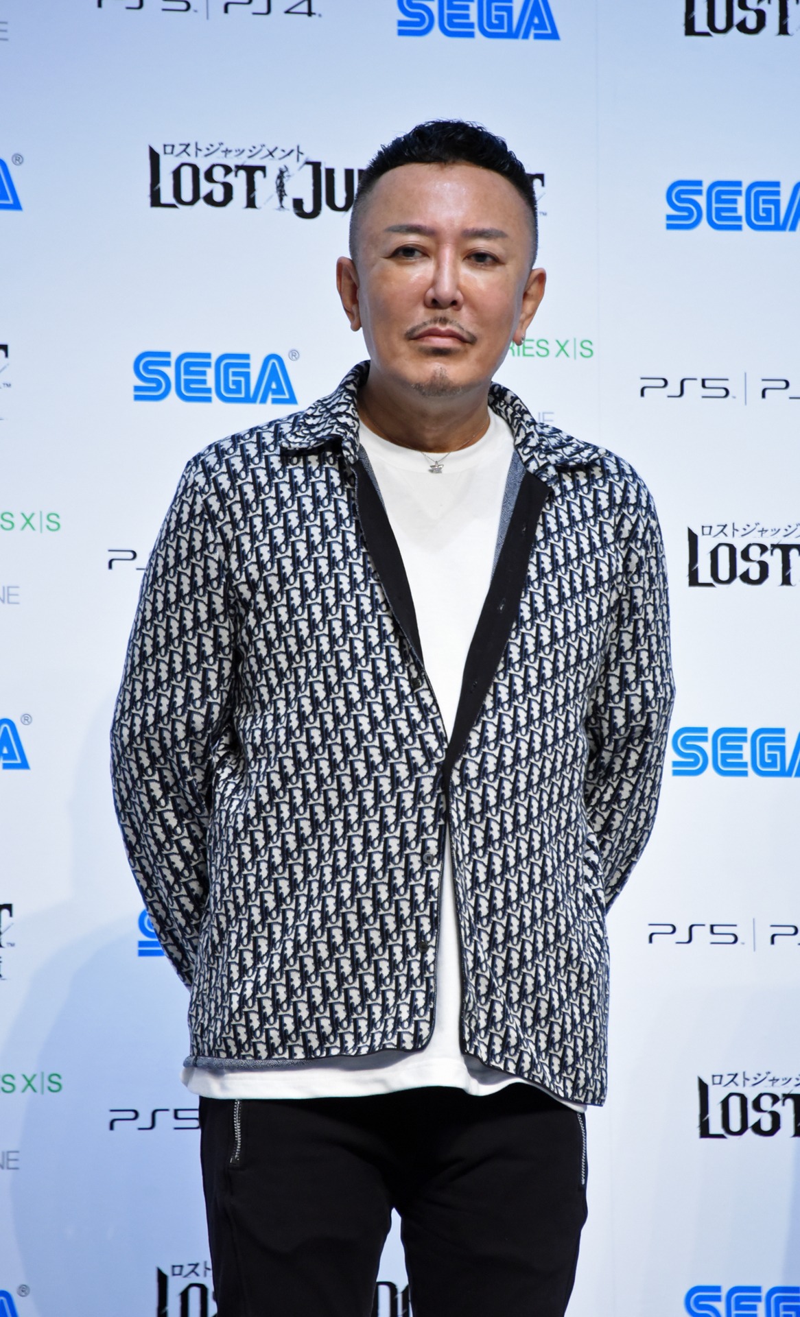 名越稔洋氏