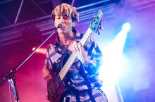 あきらかにあきら（B, Cho / THE ORAL CIGARETTES）（撮影：ハタサトシ）