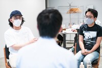 左から佐々木敦、朝井リョウ、南波一海。