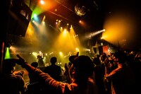 NILKLYのライブの様子。（Photo by Masayo）