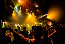 NILKLYのライブの様子。（Photo by Masayo）