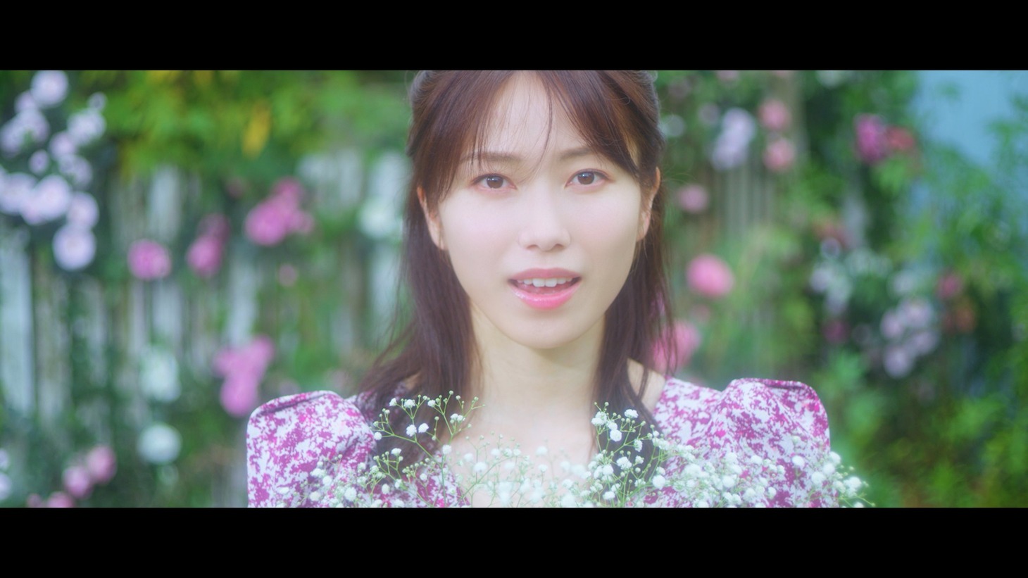 AKB48「君がいなくなる12月」MVのワンシーン。