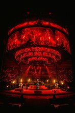 L'Arc-en-Ciel「30th L'Anniversary TOUR」大阪城ホール公演の様子。（撮影：河本悠貴）