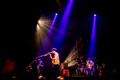 大阪公演のUNISON SQUARE GARDEN。（Photo by Viola Kam［V'z Twinkle］）