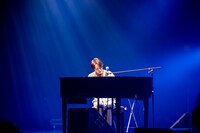 日食なつこ（Photo by Viola Kam［V'z Twinkle］）