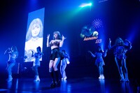 戦慄かなのと戦慄ビッチーズ。