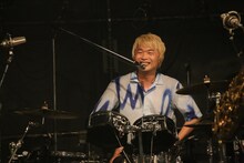 茂木欣一（Dr）（写真提供：Sony Music Artists）