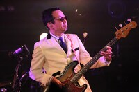 川上つよし（B）（写真提供：Sony Music Artists）