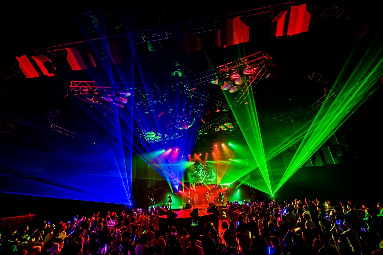 「LEIWAN ワンマンライブ～みんなの夢叶えます『新木場スタジオコースト』」の様子。