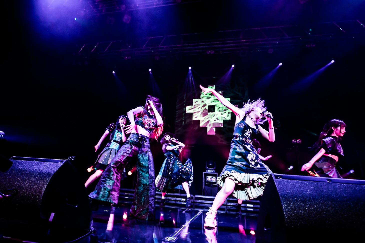 ZOC「ZOC FOR PRAYER TOUR 2021 SUMMER」東京・Zepp Haneda（TOKYO）公演の様子。