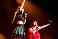 左から西井万理那（ZOC）、そわんわん。