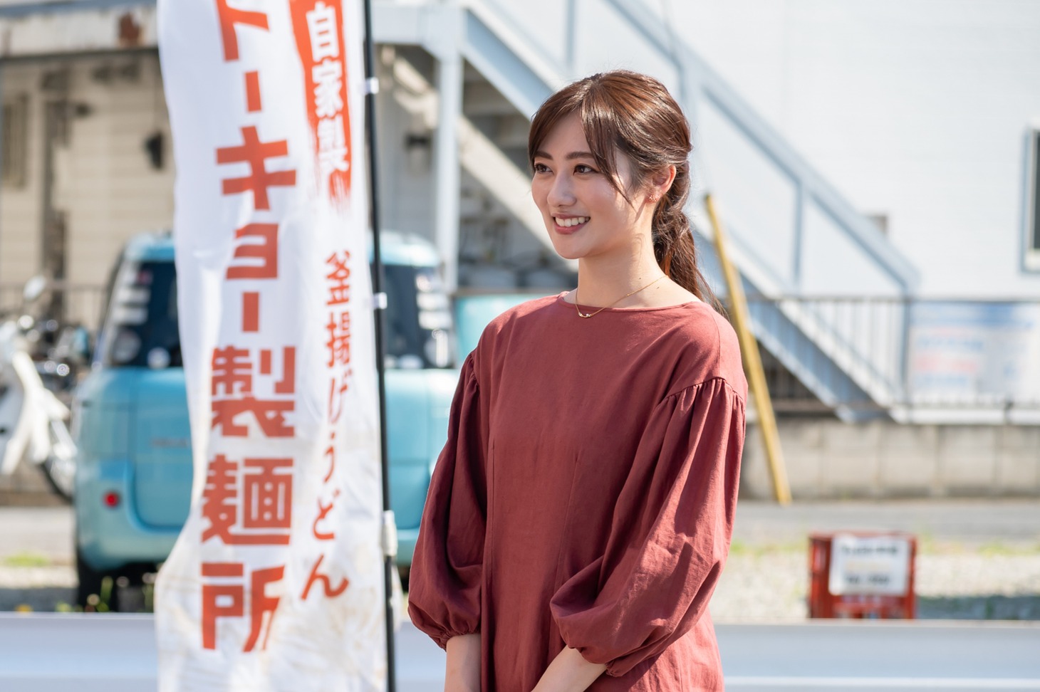 「トーキョー製麺所」第3話より、奥山かずさ扮する釜本玉子。(c)「トーキョー製麺所」 製作委員会・MBS