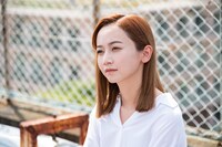 「トーキョー製麺所」第4話より、三戸なつめ扮する吉成紀子。(c)「トーキョー製麺所」 製作委員会・MBS