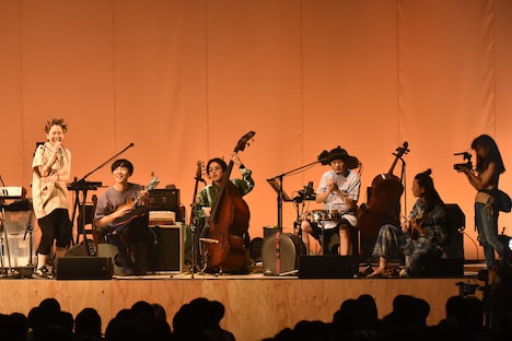 中村佳穂「うたのげんざいち 2021」東京・Zepp DiverCity（TOKYO）公演の様子。（撮影：森健二）