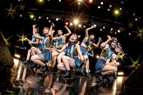 BEYOOOOONDS（撮影：石崎祥子[THINGS.]）