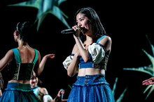 一岡伶奈（BEYOOOOONDS）（撮影：石崎祥子[THINGS.]）