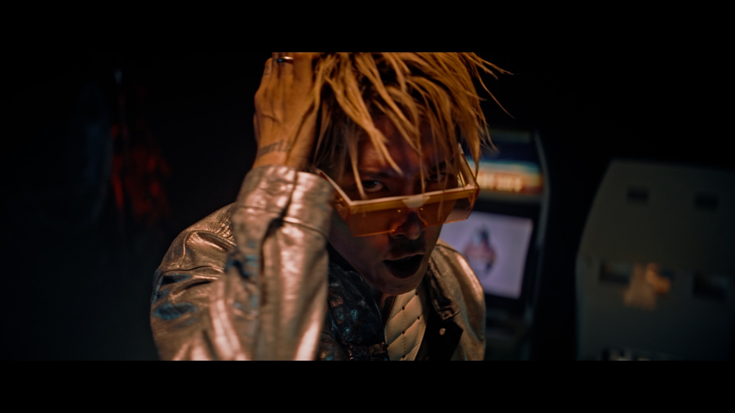 MIYAVI「New Gravity」ミュージックビデオより。