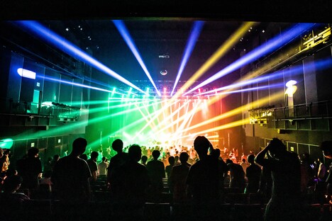 フロアの様子。