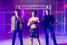 GRANRODEOと朝倉海。