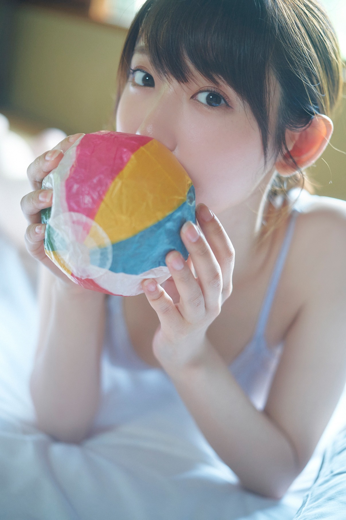 水湊みお「ヤングガンガン」グラビアのアザーカット。（撮影：岡本武志）