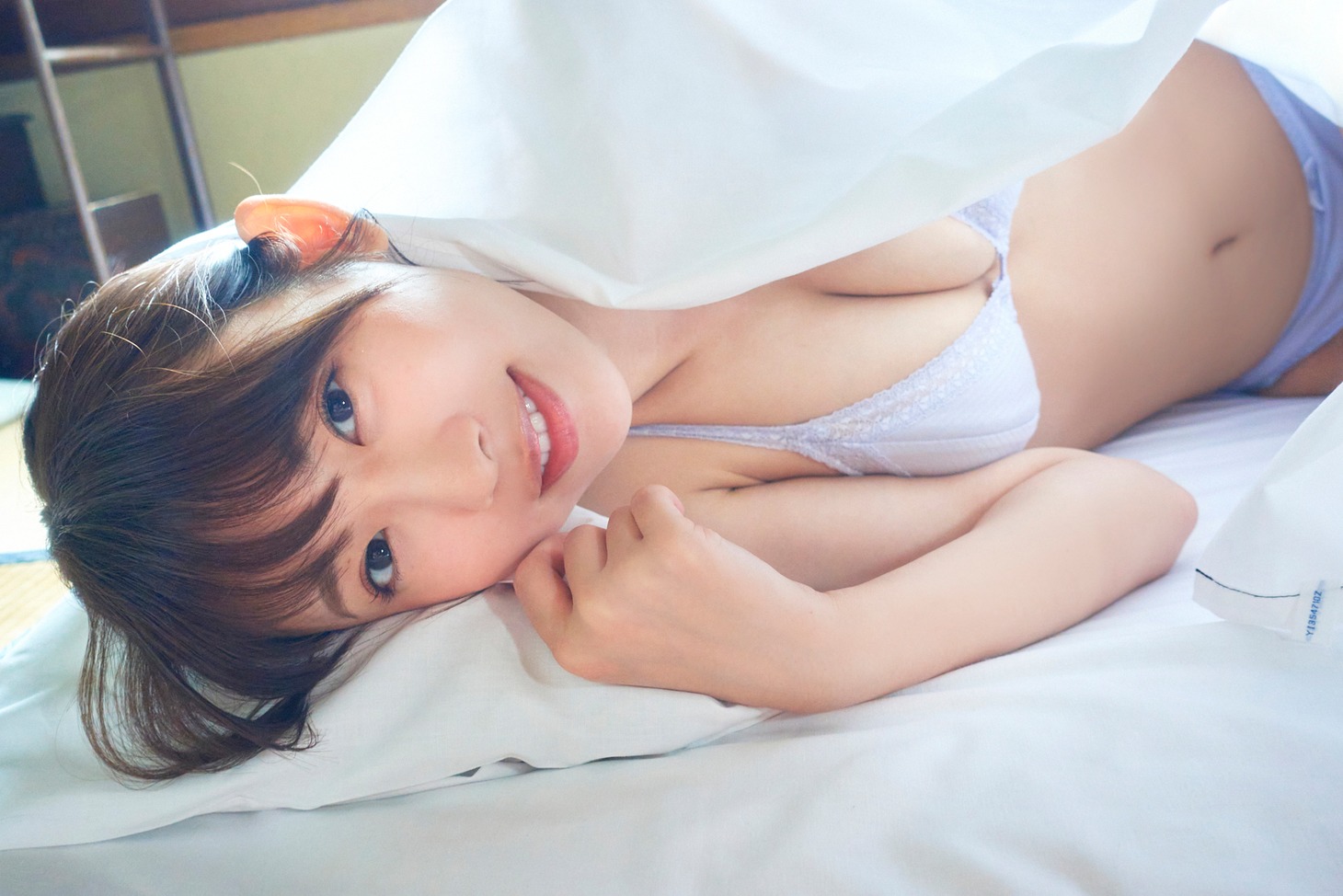 水湊みお「ヤングガンガン」グラビアのアザーカット。（撮影：岡本武志）