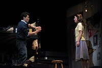 左から入野自由、川島海荷。