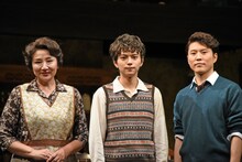 左から松下由樹、佐藤勝利、入野自由。