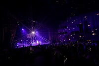 「眉村ちあきの音楽隊」の様子。（Photo by Ryo Higuchi）