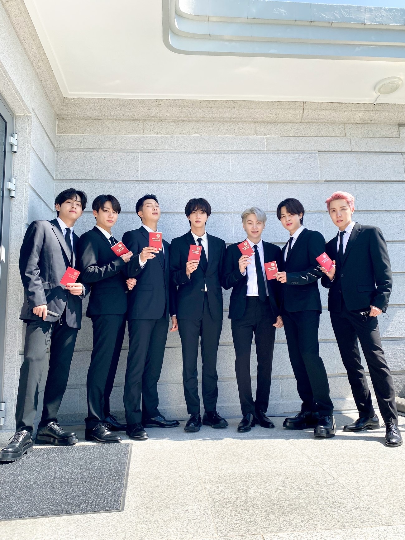 BTS (c)BIGHIT MUSIC