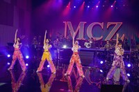 ももいろクローバーZ「The LIVE ～諦めない夏～in ABEMA」の様子。（撮影：上飯坂一）