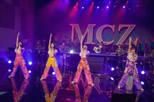 ももいろクローバーZ「The LIVE ～諦めない夏～in ABEMA」の様子。（撮影：上飯坂一）