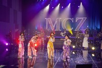 ももいろクローバーZ「The LIVE ～諦めない夏～in ABEMA」の様子。（撮影：上飯坂一）
