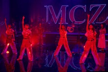 ももいろクローバーZ「The LIVE ～諦めない夏～in ABEMA」の様子。（撮影：上飯坂一）