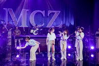 ももいろクローバーZ「The LIVE ～諦めない夏～in ABEMA」の様子。（撮影：上飯坂一）