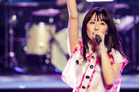 佐々木彩夏（撮影：上飯坂一）