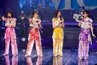 ももいろクローバーZ「The LIVE ～諦めない夏～in ABEMA」の様子。（撮影：上飯坂一）