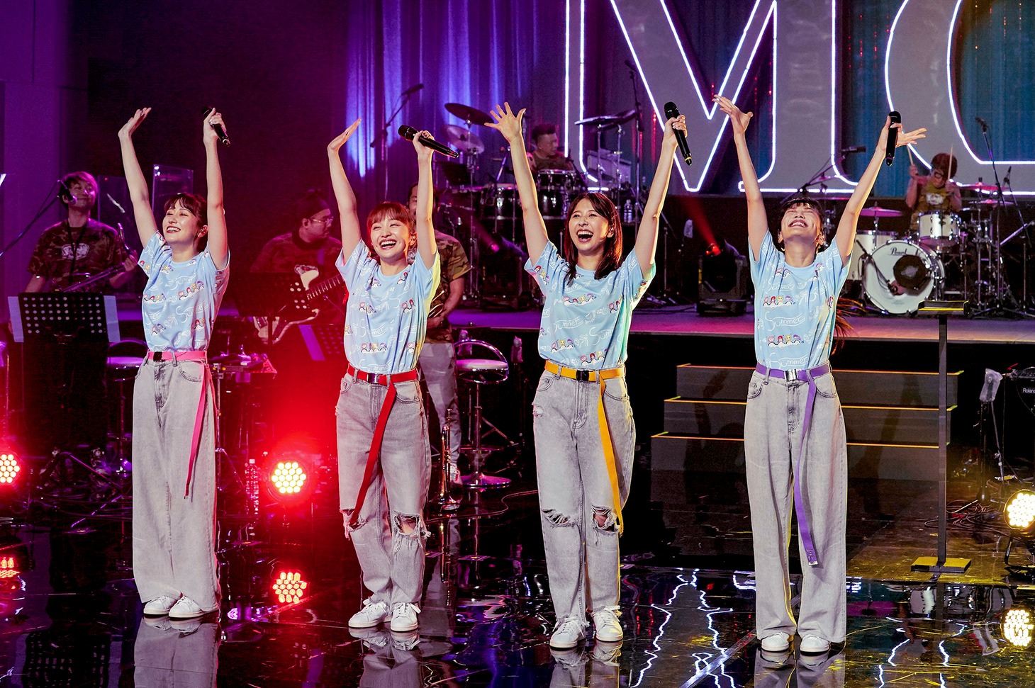 ももいろクローバーZ「The LIVE ～諦めない夏～in ABEMA」の様子。（撮影：上飯坂一）