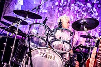 ピエール中野（Dr）（Photo by Masayo）